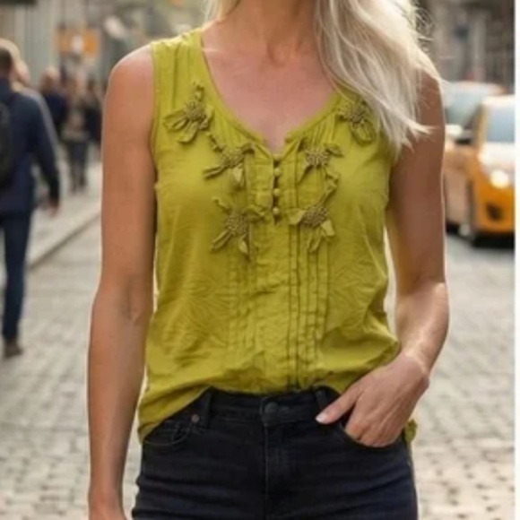 Silk/Cotton Chartreuse Sleeveless Blouse - Picture 6 of 6